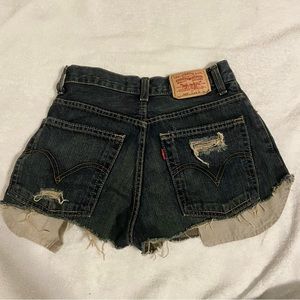 COPY - levi’s ripped jean shorts 569